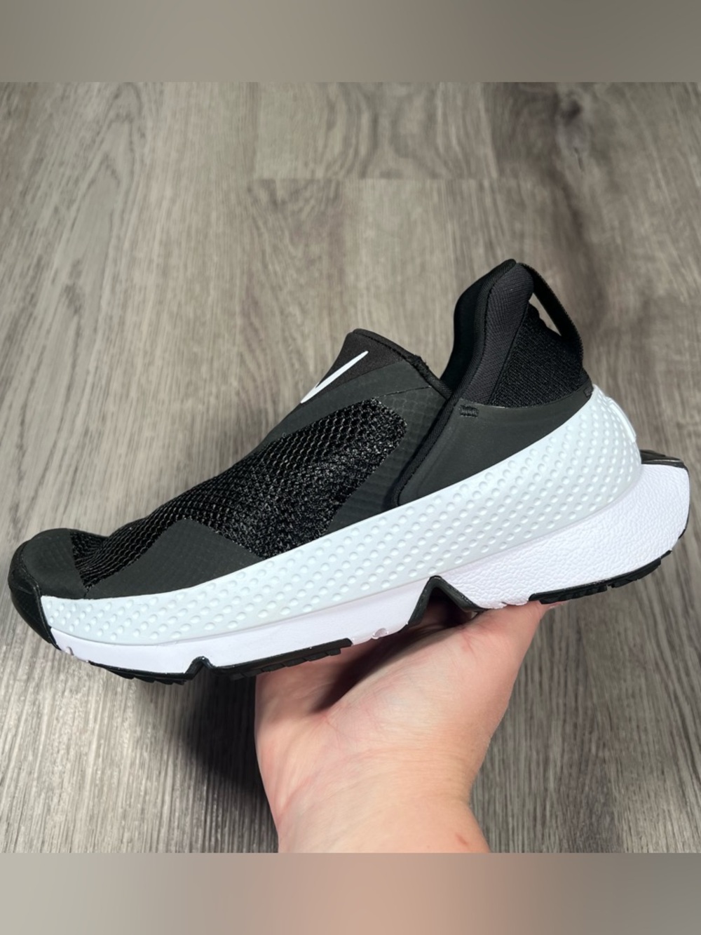 Nike Go FlyEase Women's Size 5.5 Black‎ White Running Shoes Sneakers DR5540-002